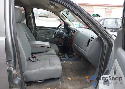 2005 Dodge Dakota Slt z USA, uszkodzony, nr VIN 1D7HW48N75S189529